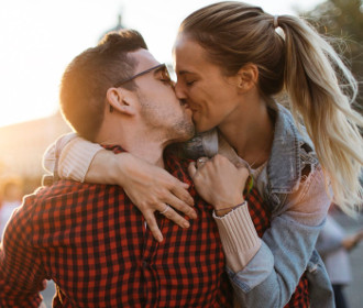 No Strings Attached Recensione 2025: È un Sito di Incontri Legittimo?