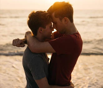 Manhunt Recensione 2025: È un Sito di Incontri Legittimo?